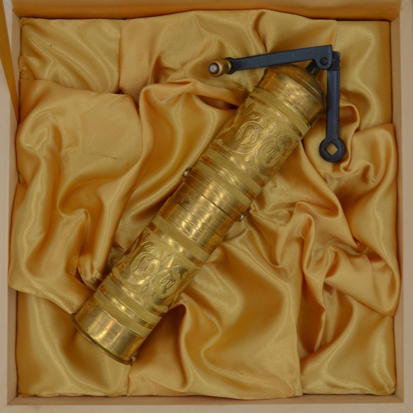 Kaffeemühle Ornament - gold